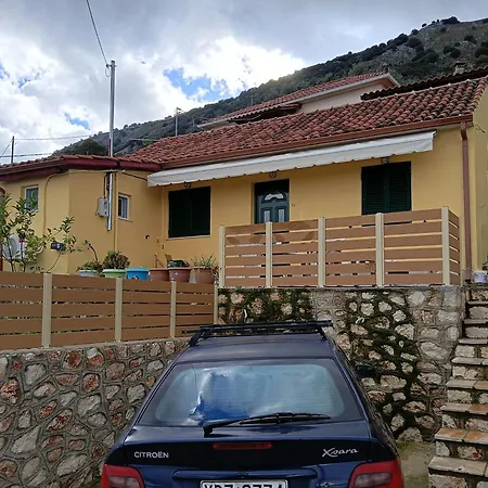 Holiday home Ainos Kambitsata